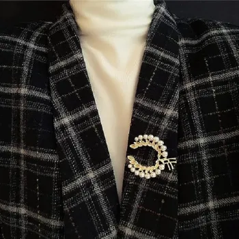 Vintage pearl Wheat Brooch Pin